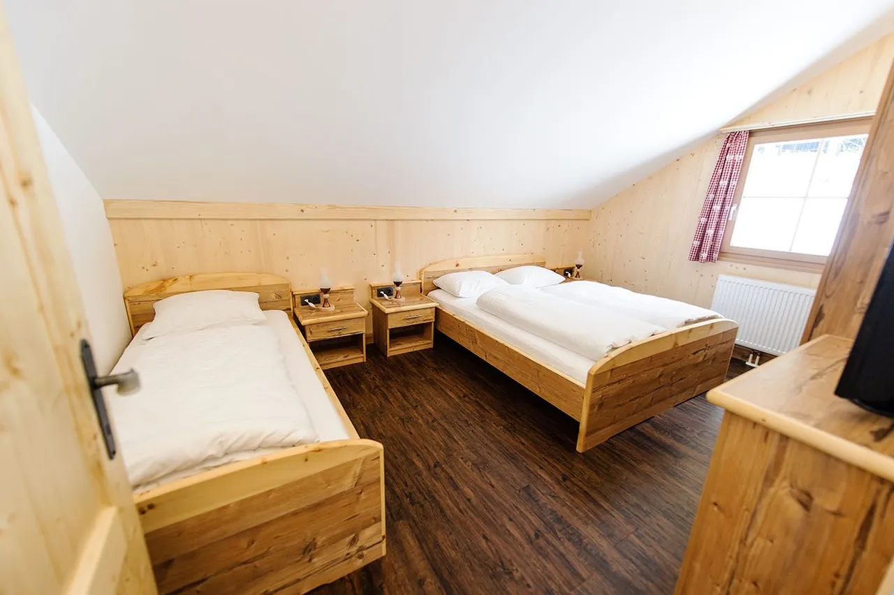 Dreibettzimmer im Ferienhaus Steiermark